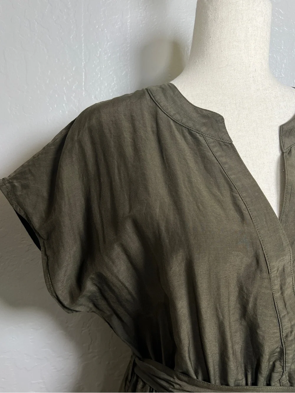 XIRENA Women’s Size S Olive Green Cotton Short Sleeve Faux Wrap Belted Dress - Picture 4 of 10